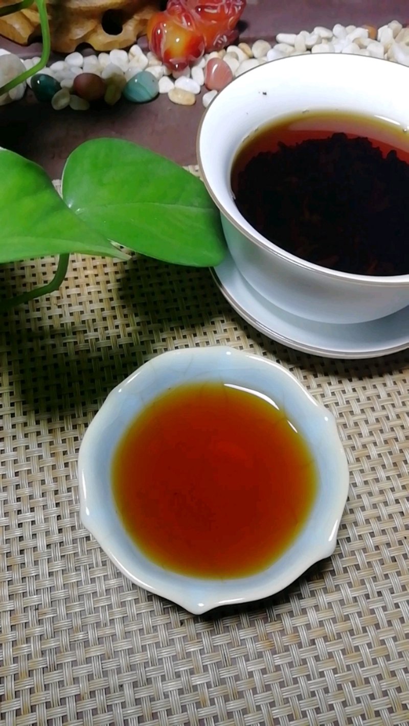云南普洱茶:品茗生活中的自然韵律
